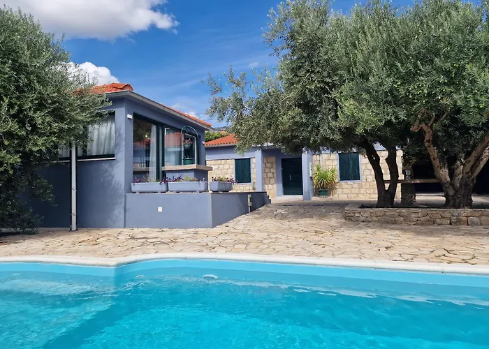 Luxury Complex Pendolino, With Heated Pool And Jacuzzi Apartman Kastel Sucurac