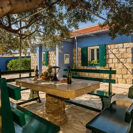Luxury Complex Pendolino, With Heated Pool And Jacuzzi Apartment Kastel Sucurac