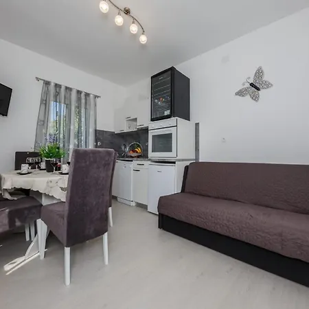 Luxury Complex Pendolino, With Heated Pool And Jacuzzi *
