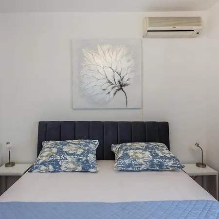Luxury Complex Pendolino, With Heated Pool And Jacuzzi Kastel Sucurac