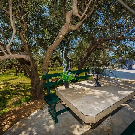 Luxury Complex Pendolino, With Heated Pool And Jacuzzi דירה *