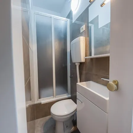 Apartment Luxury Complex Pendolino, With Heated Pool And Jacuzzi