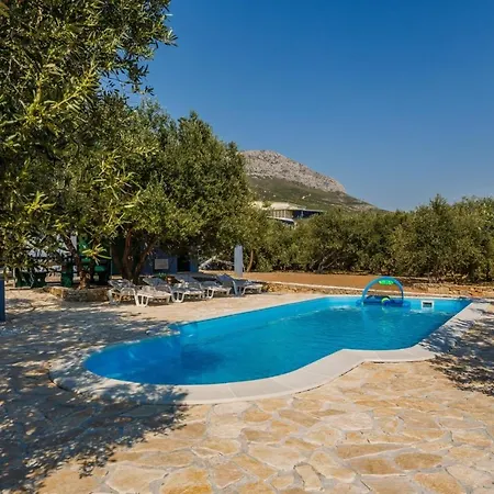 Luxury Complex Pendolino, With Heated Pool And Jacuzzi Apartmán *