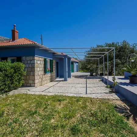 アパート Luxury Complex Pendolino, With Heated Pool And Jacuzzi Kaštel Sućurac