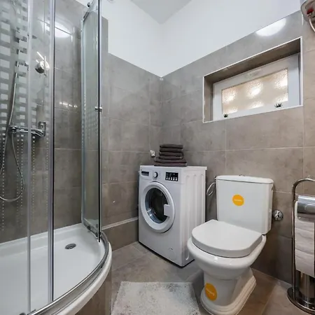 Luxury Complex Pendolino, With Heated Pool And Jacuzzi *