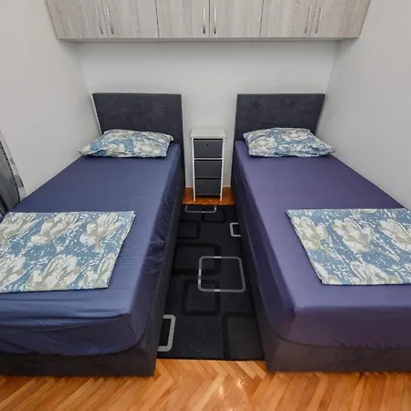 Luxury Complex Pendolino, With Heated Pool And Jacuzzi דירה *