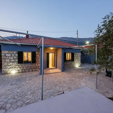 Luxury Complex Pendolino, With Heated Pool And Jacuzzi * Kastel Sucurac