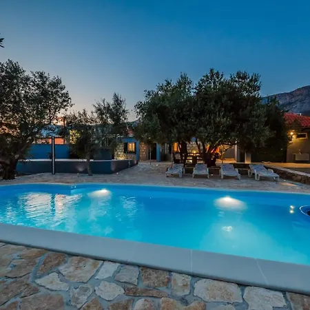 Luxury Complex Pendolino, With Heated Pool And Jacuzzi