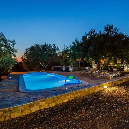 Luxury Complex Pendolino, With Heated Pool And Jacuzzi דירה *