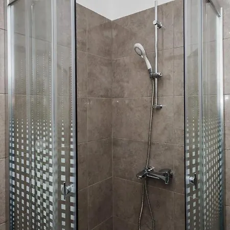 Luxury Complex Pendolino, With Heated Pool And Jacuzzi דירה