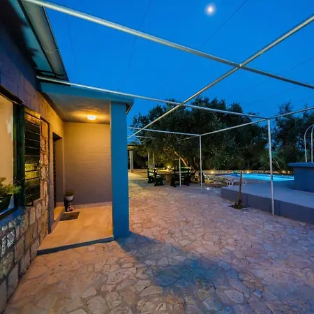 Luxury Complex Pendolino, With Heated Pool And Jacuzzi Apartmán *
