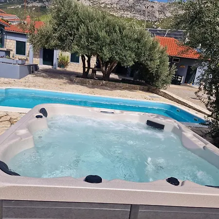 Luxury Complex Pendolino, With Heated Pool And Jacuzzi Kastel Sucurac