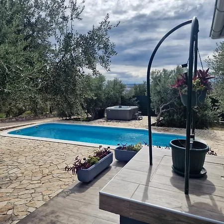 Luxury Complex Pendolino, With Heated Pool And Jacuzzi Apartment
