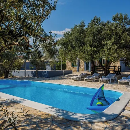 Luxury Complex Pendolino, With Heated Pool And Jacuzzi *