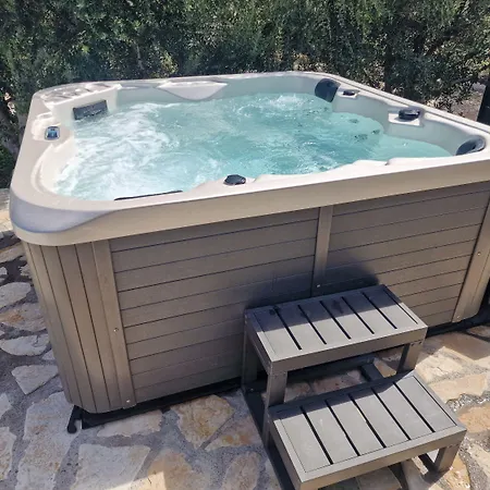 Luxury Complex Pendolino, With Heated Pool And Jacuzzi Kaštel Sućurac