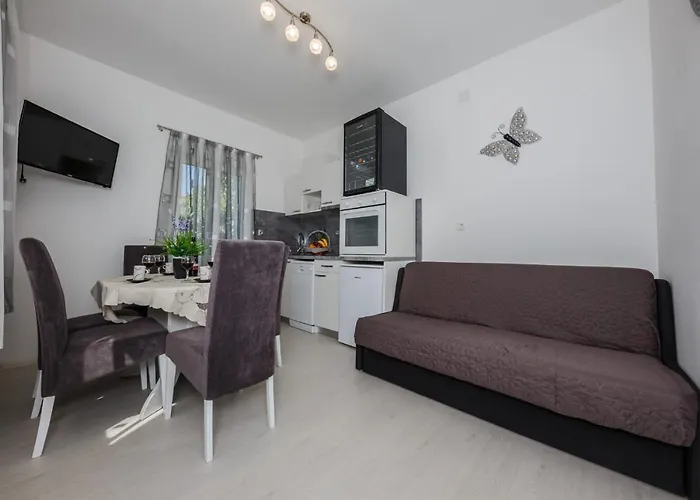 Luxury Complex Pendolino, With Heated Pool And Jacuzzi *