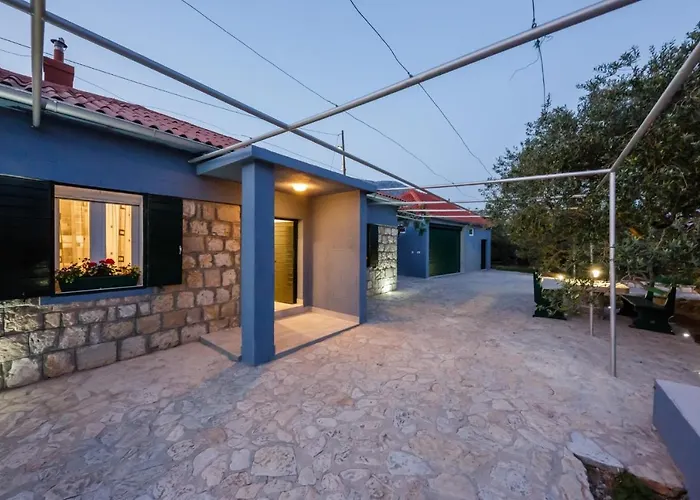 公寓 Luxury Complex Pendolino, With Heated Pool And Jacuzzi Kaštel Sućurac
