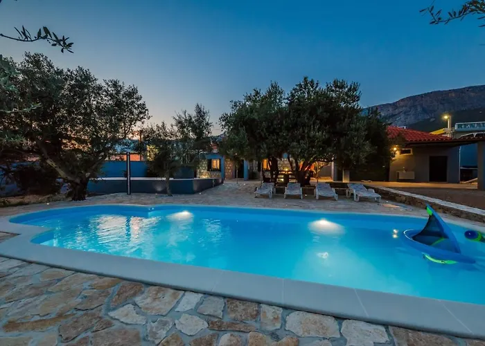Luxury Complex Pendolino, With Heated Pool And Jacuzzi