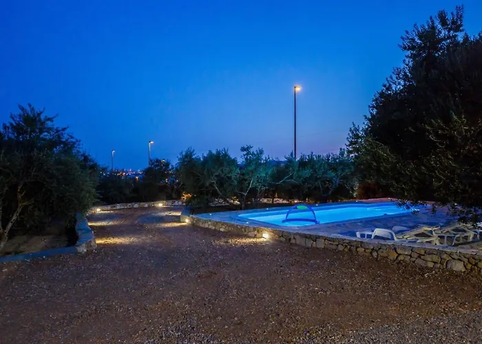 Luxury Complex Pendolino, With Heated Pool And Jacuzzi 公寓 Kaštel Sućurac